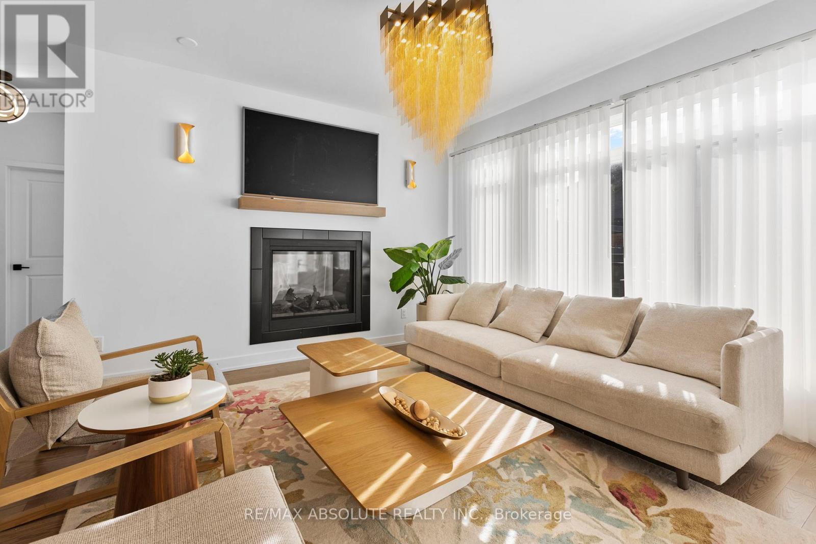 921 Beckton Heights, Ottawa, ON - Indoor Photo Showing Living Room With Fireplace