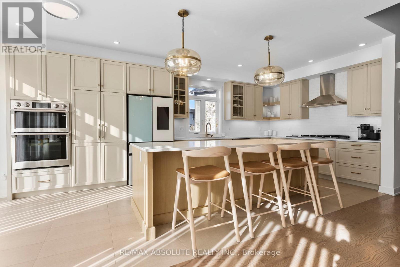 921 Beckton Heights, Ottawa, ON - Indoor Photo Showing Kitchen With Upgraded Kitchen