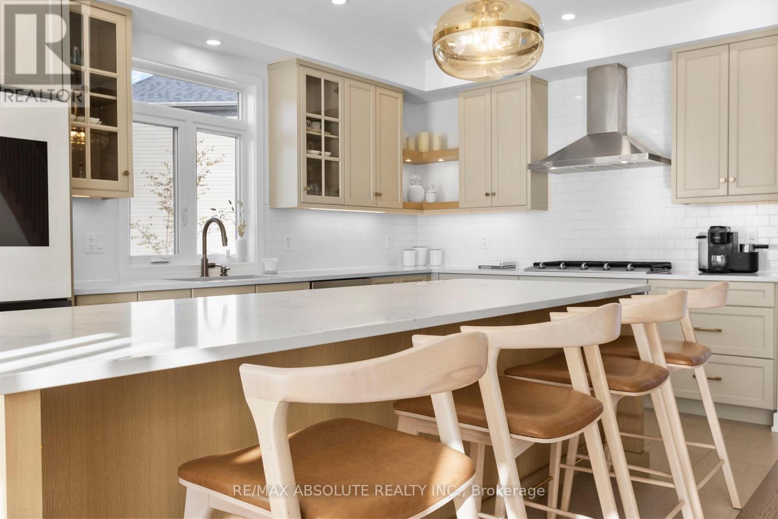 921 Beckton Heights, Ottawa, ON - Indoor Photo Showing Kitchen With Upgraded Kitchen