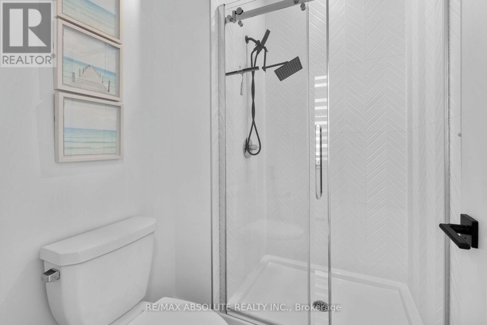 921 Beckton Heights, Ottawa, ON - Indoor Photo Showing Bathroom