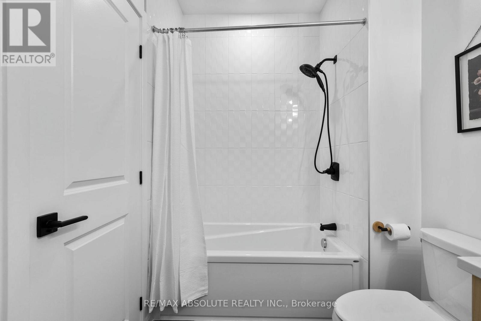 921 Beckton Heights, Ottawa, ON - Indoor Photo Showing Bathroom