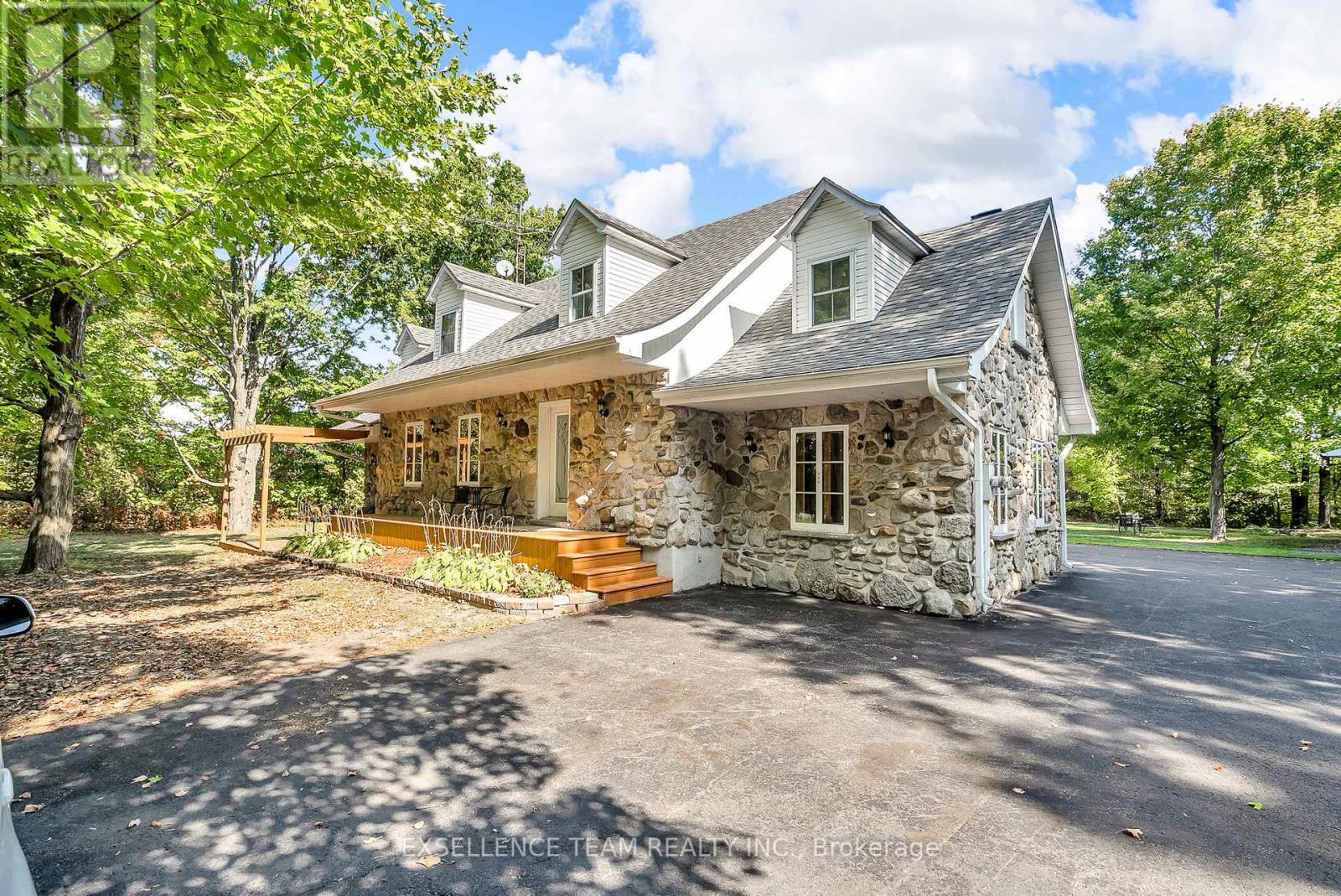Classic Fieldstone exterior - 3769 4Th Line Road, South Glengarry, ON - Outdoor