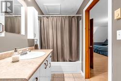 Primary bedroom 4 pc ensuite -