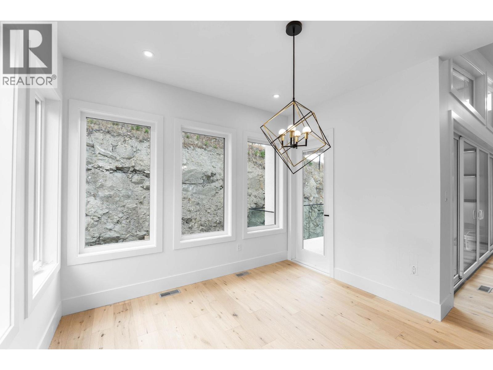 2095 Cortina Drive, Kelowna, BC - Indoor Photo Showing Other Room