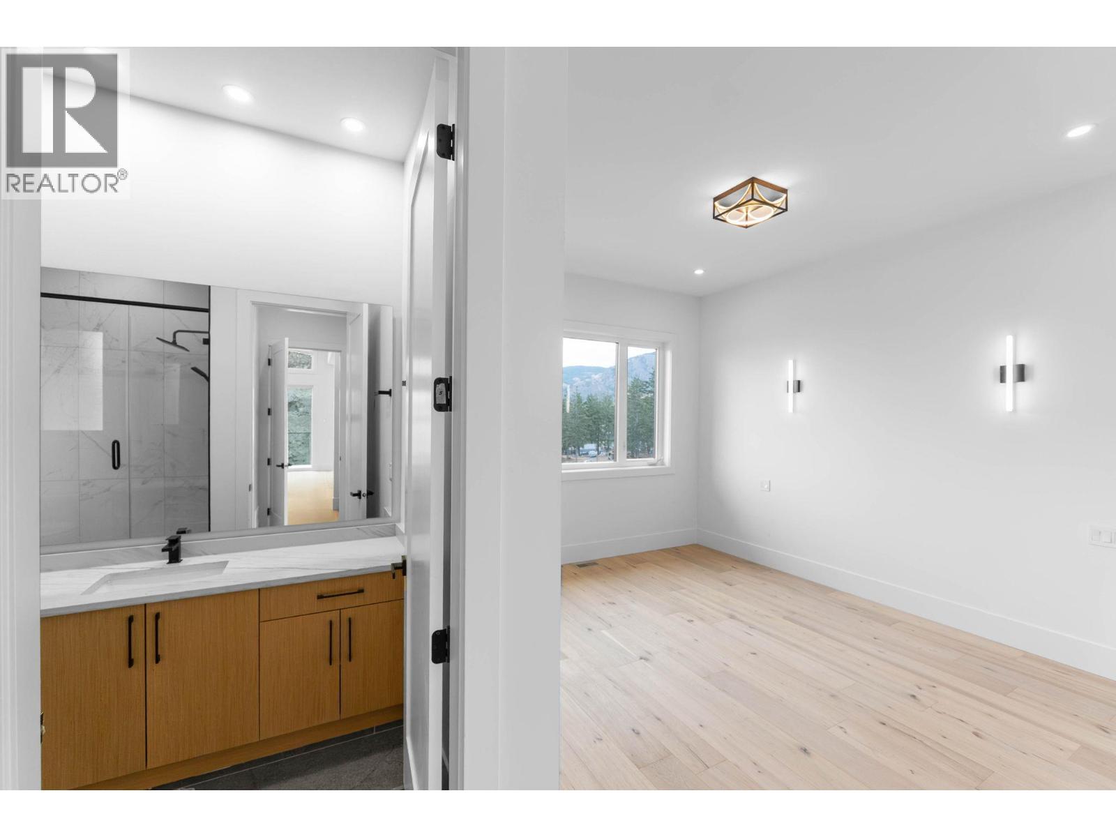 2095 Cortina Drive, Kelowna, BC - Indoor