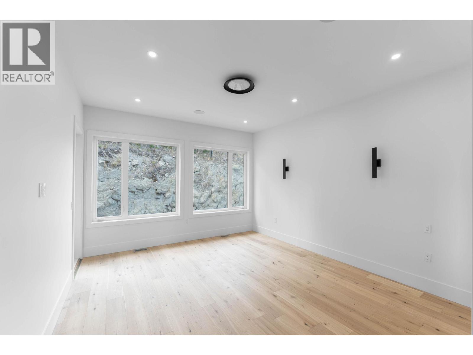 2095 Cortina Drive, Kelowna, BC - Indoor Photo Showing Other Room