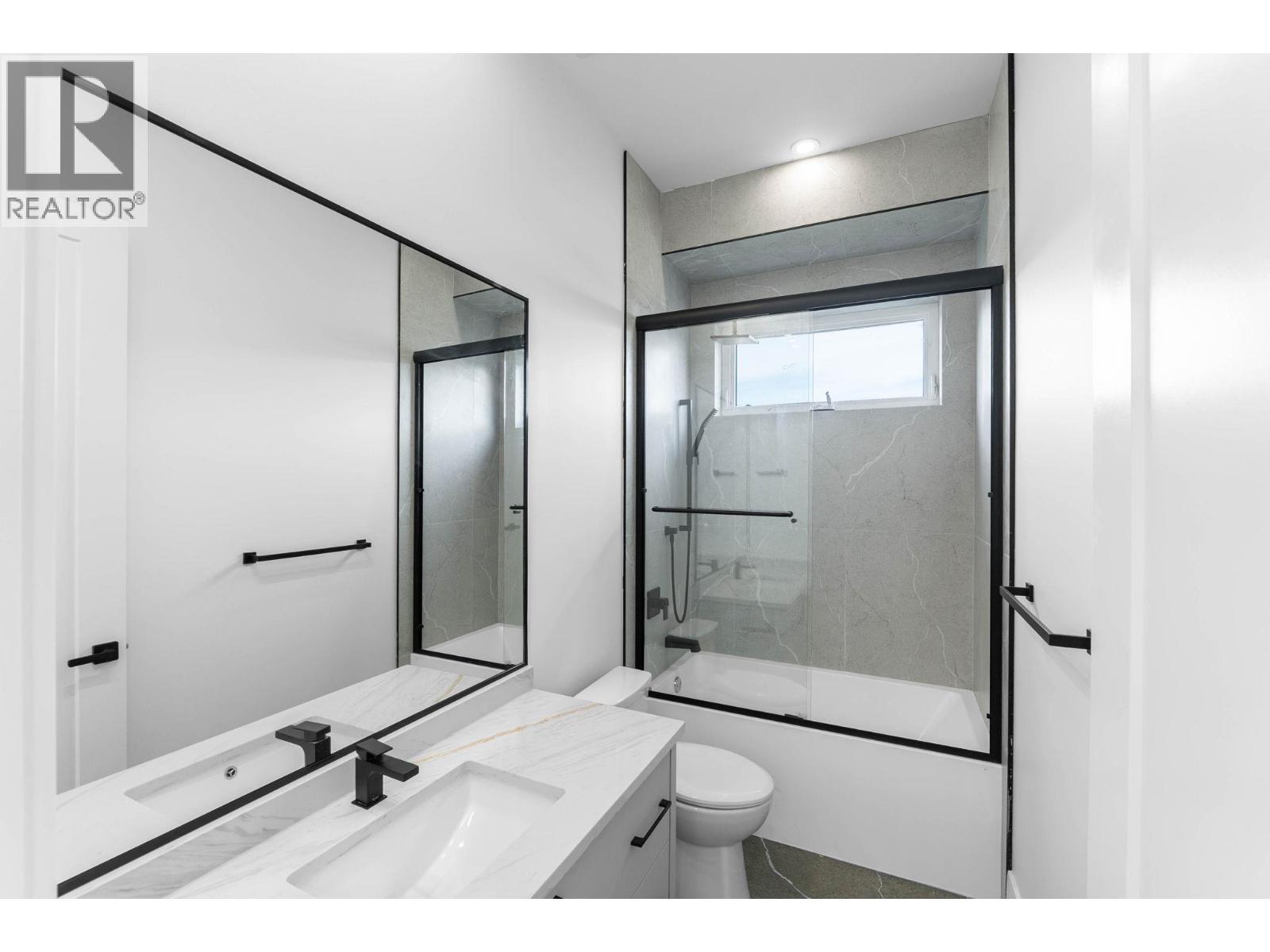 2095 Cortina Drive, Kelowna, BC - Indoor