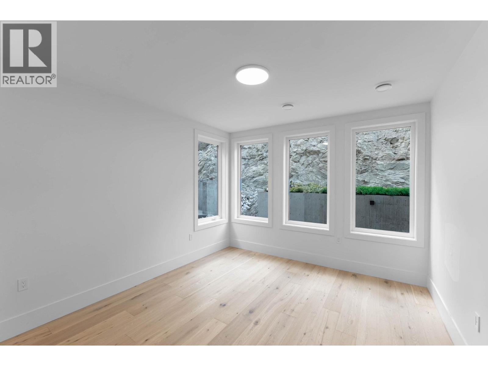 2095 Cortina Drive, Kelowna, BC - Indoor Photo Showing Other Room