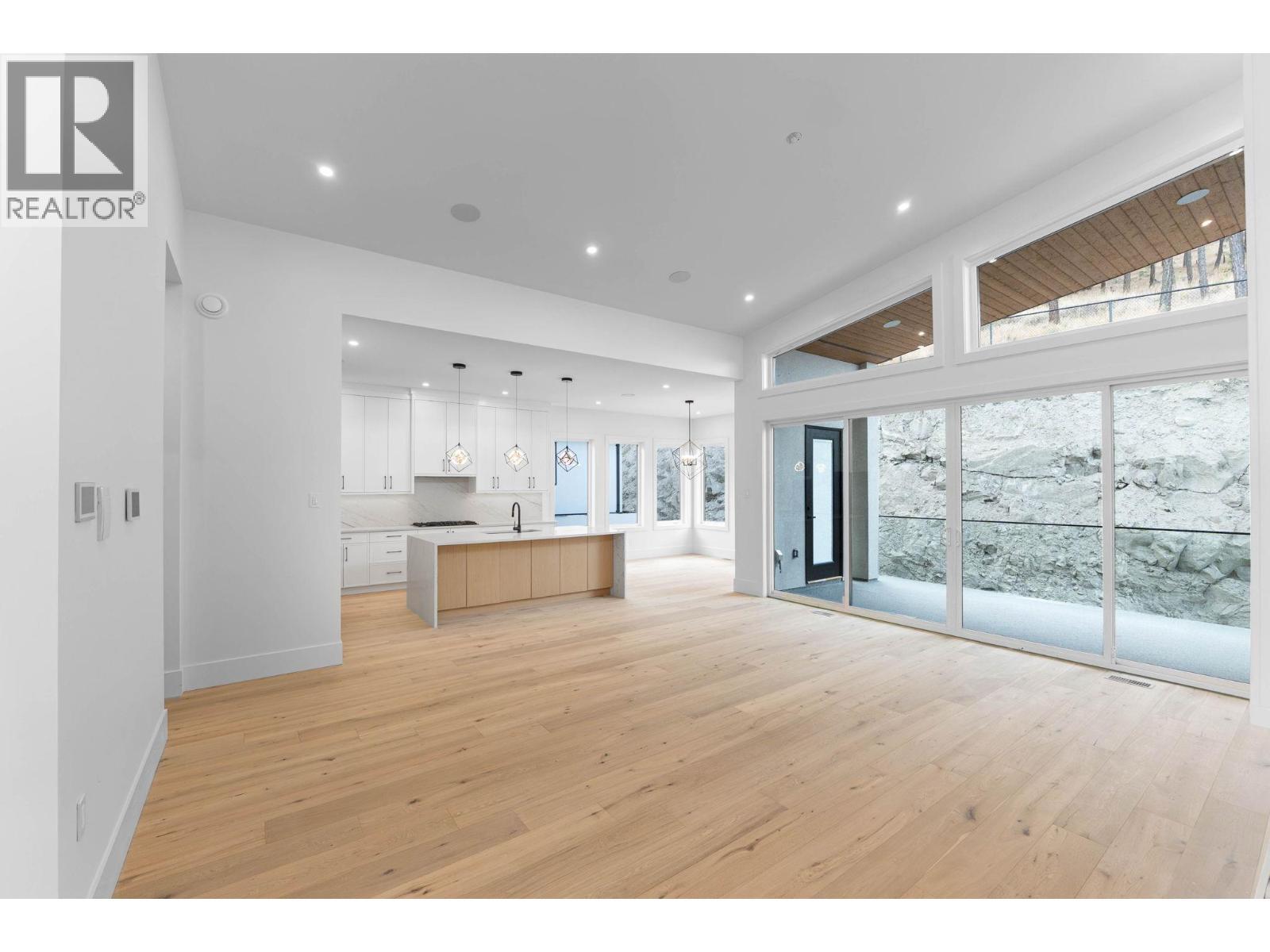 2095 Cortina Drive, Kelowna, BC - Indoor Photo Showing Other Room