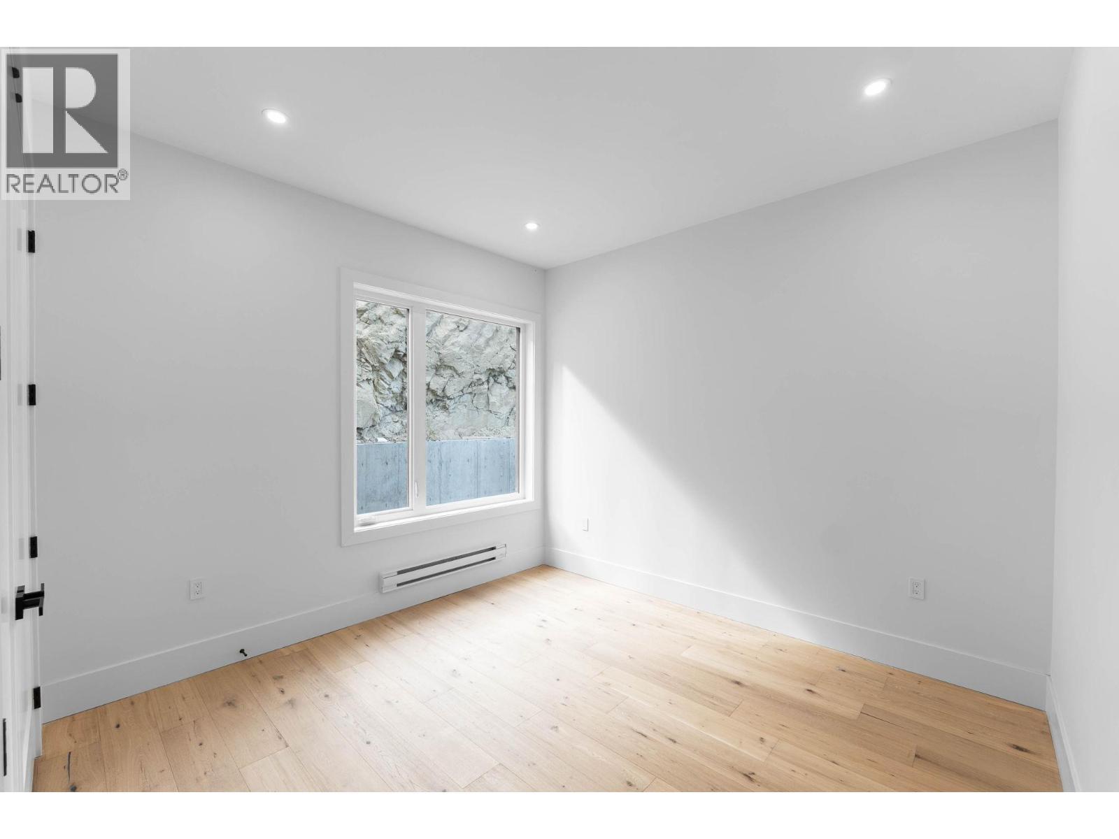 2095 Cortina Drive, Kelowna, BC - Indoor Photo Showing Other Room