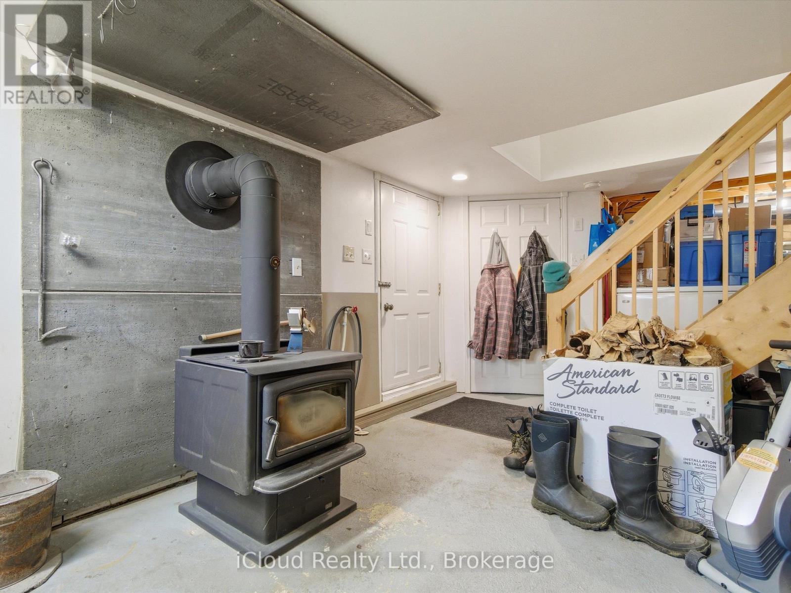 6 Springhill Road, Mckellar, ON - Indoor With Fireplace