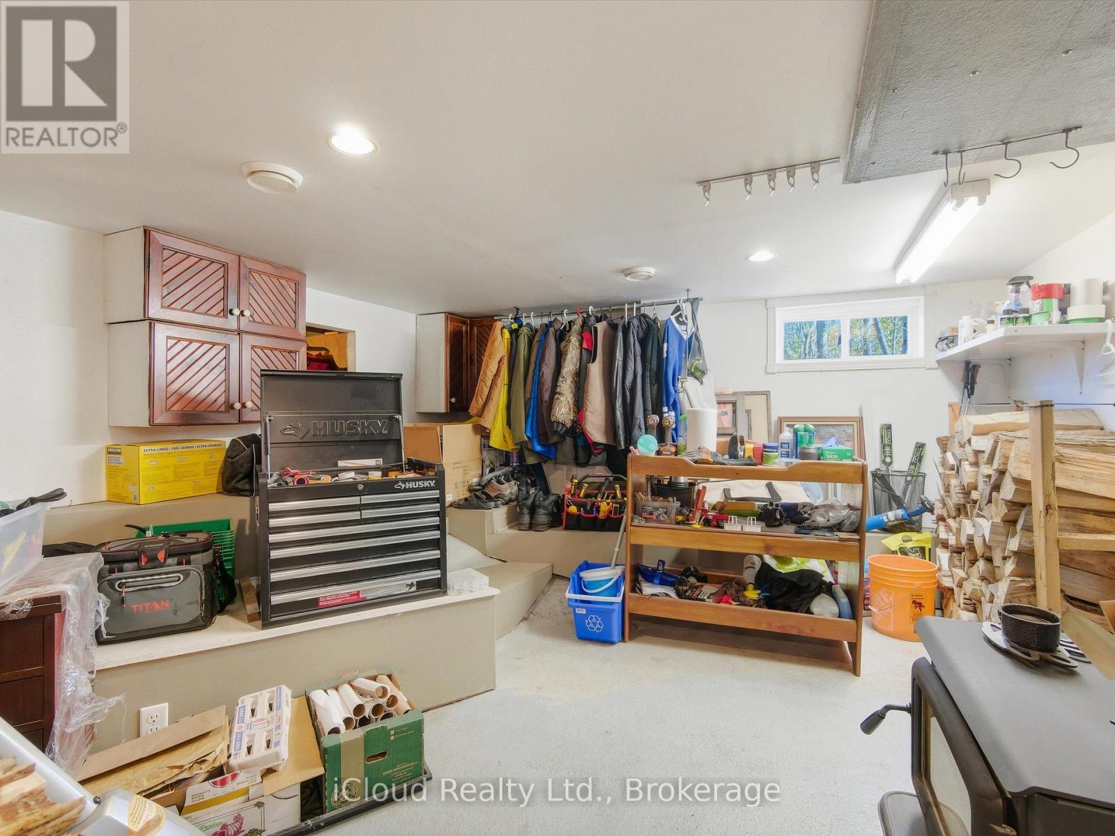 6 Springhill Road, Mckellar, ON - Indoor