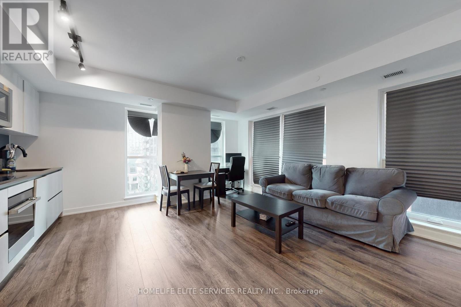 702 - 327 King Street W, Toronto, ON - Indoor