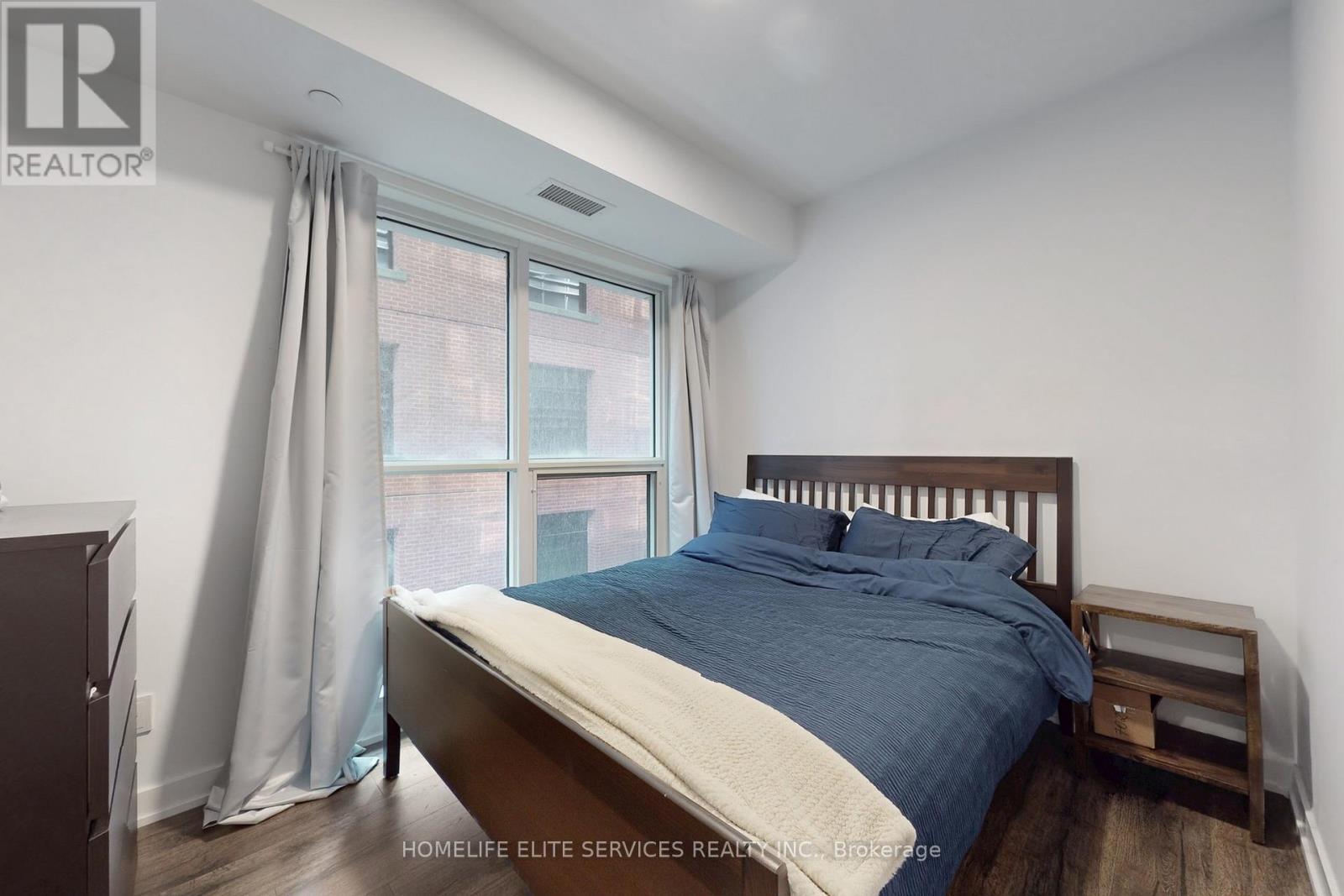 702 - 327 King Street W, Toronto, ON - Indoor Photo Showing Bedroom