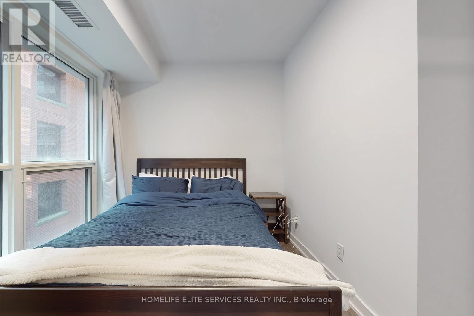 702 - 327 King Street W, Toronto, ON - Indoor Photo Showing Bedroom