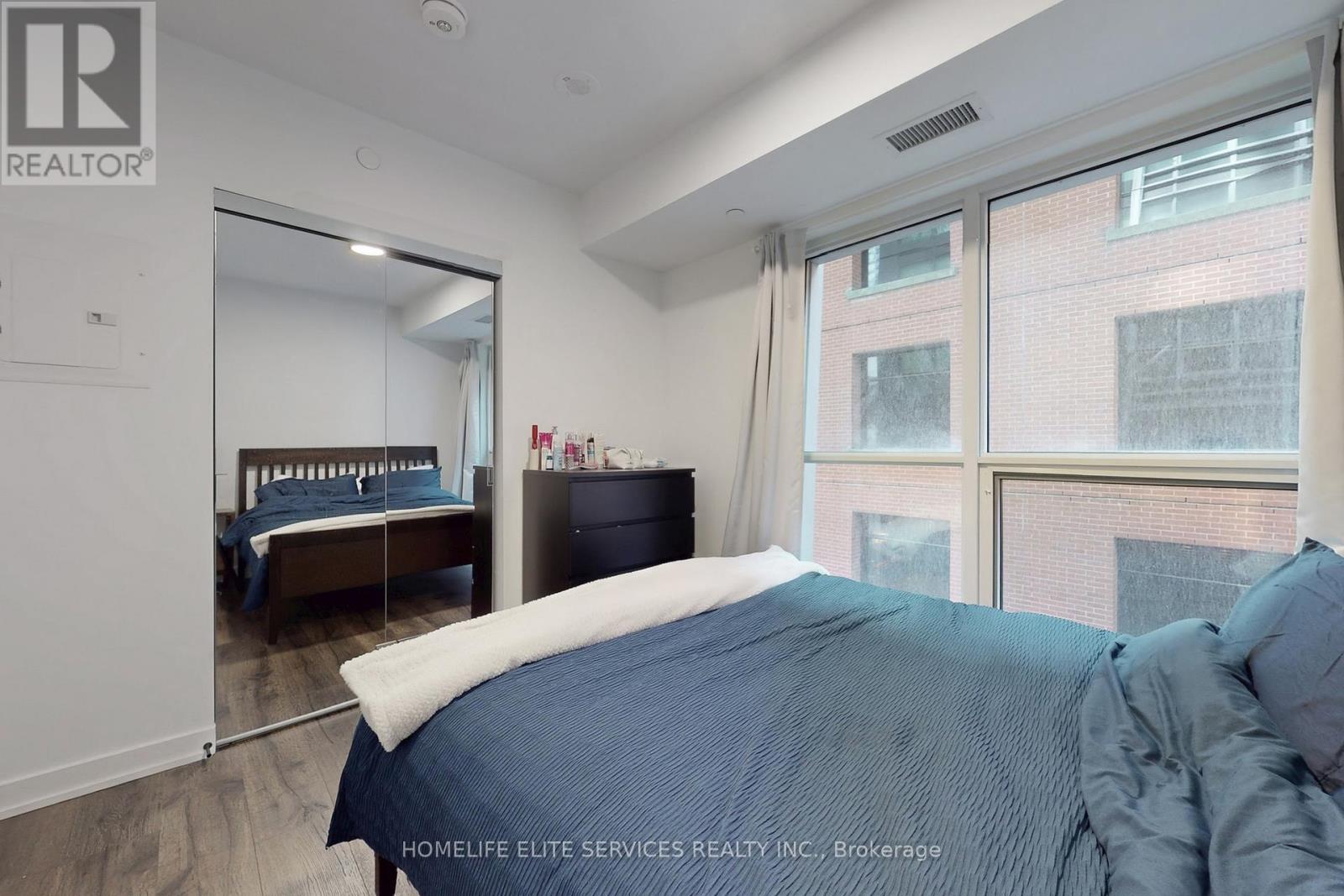 702 - 327 King Street W, Toronto, ON - Indoor Photo Showing Bedroom