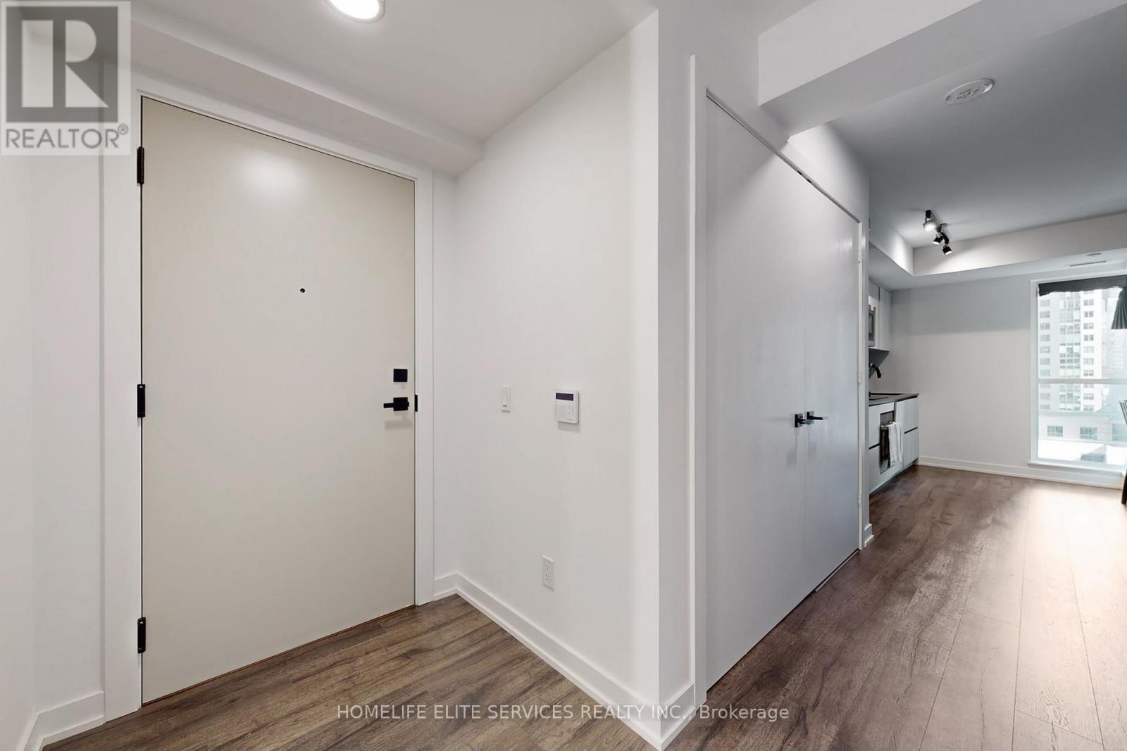 702 - 327 King Street W, Toronto, ON - Indoor Photo Showing Other Room