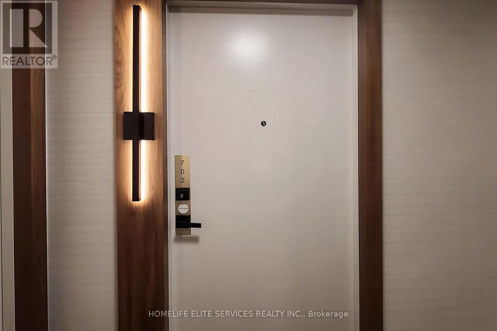 702 - 327 King Street W, Toronto, ON - Photo Showing Other Room