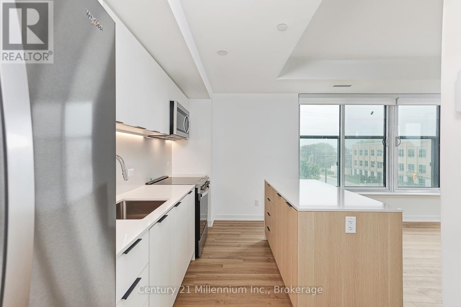 306 - 31 Huron Street, Collingwood, ON - Indoor Photo Showing Kitchen