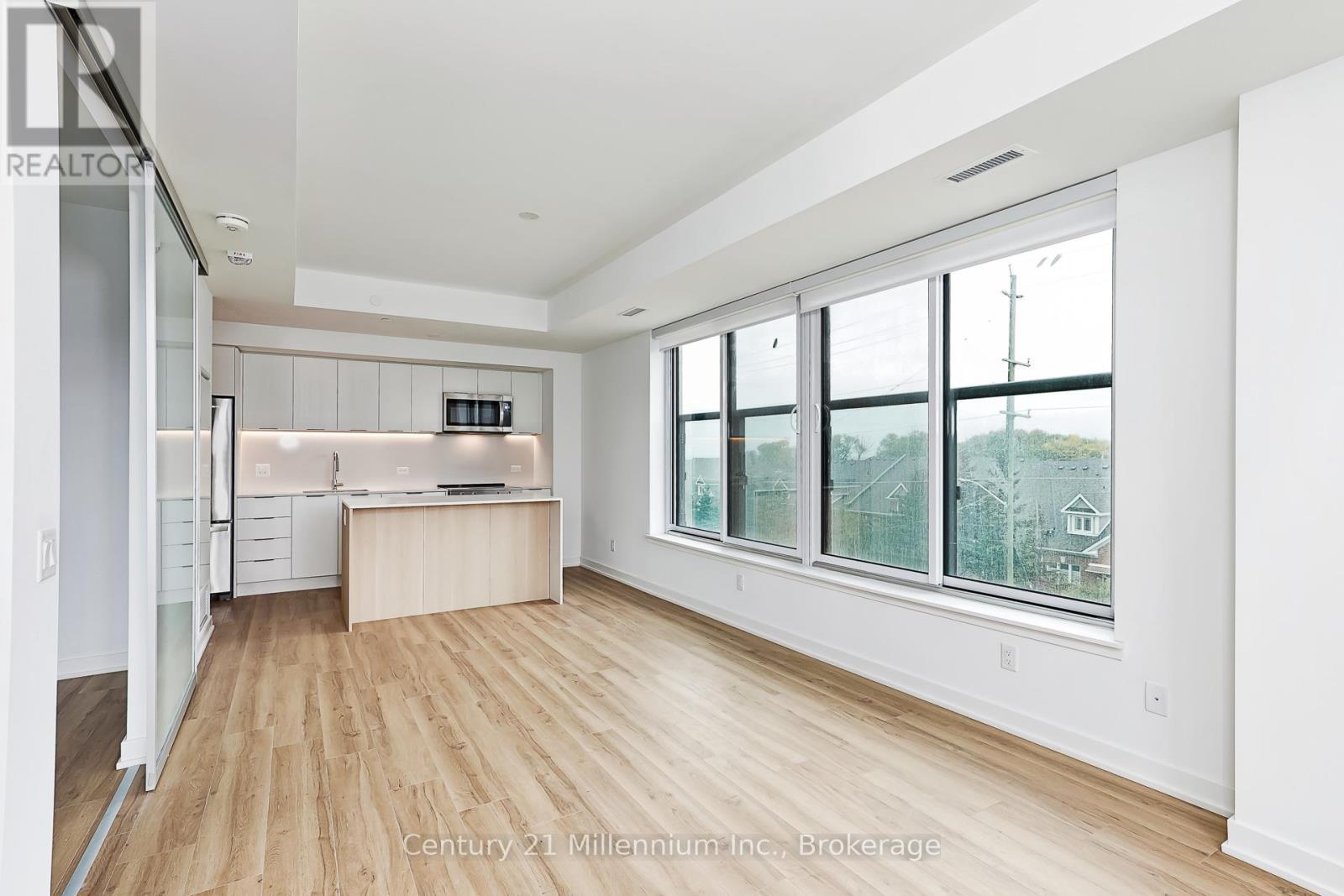 306 - 31 Huron Street, Collingwood, ON - Indoor