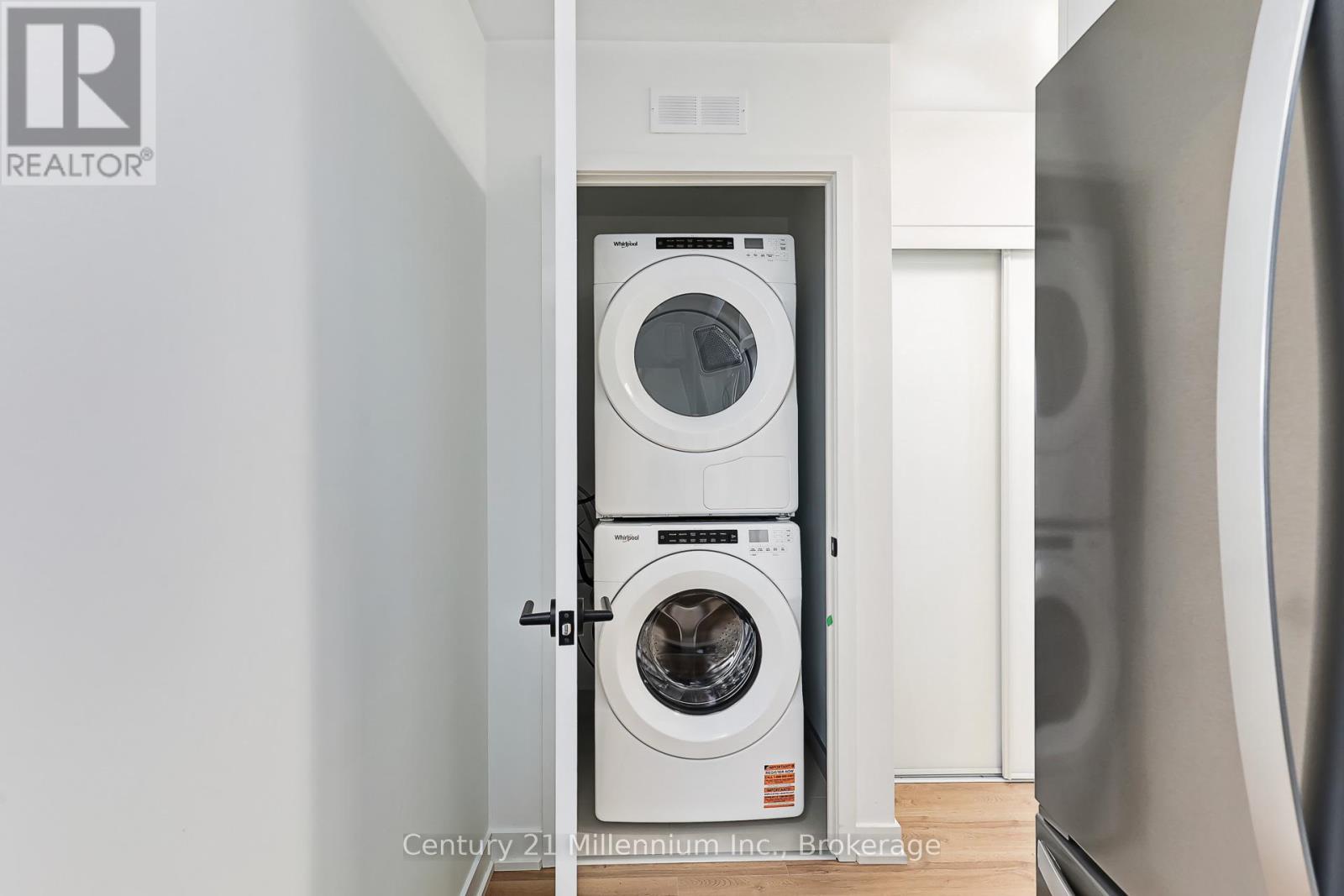 306 - 31 Huron Street, Collingwood, ON - Indoor Photo Showing Laundry Room