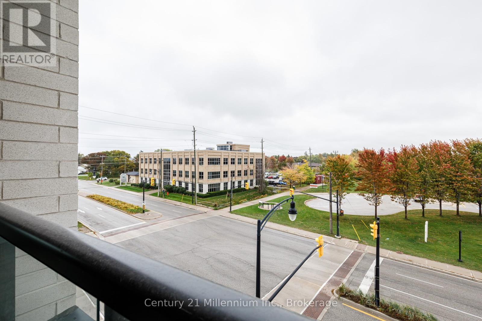 306 - 31 Huron Street, Collingwood, ON - Outdoor