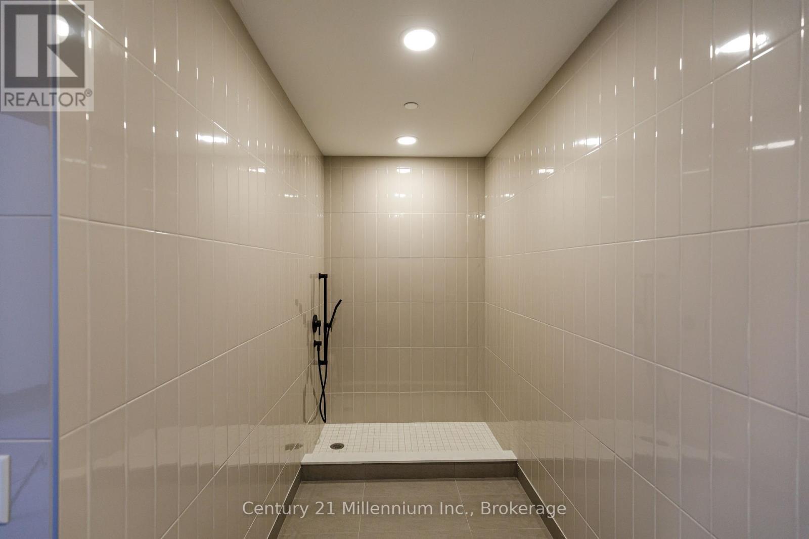 Dog wash station - 306 - 31 Huron Street, Collingwood, ON - Indoor Photo Showing Bathroom