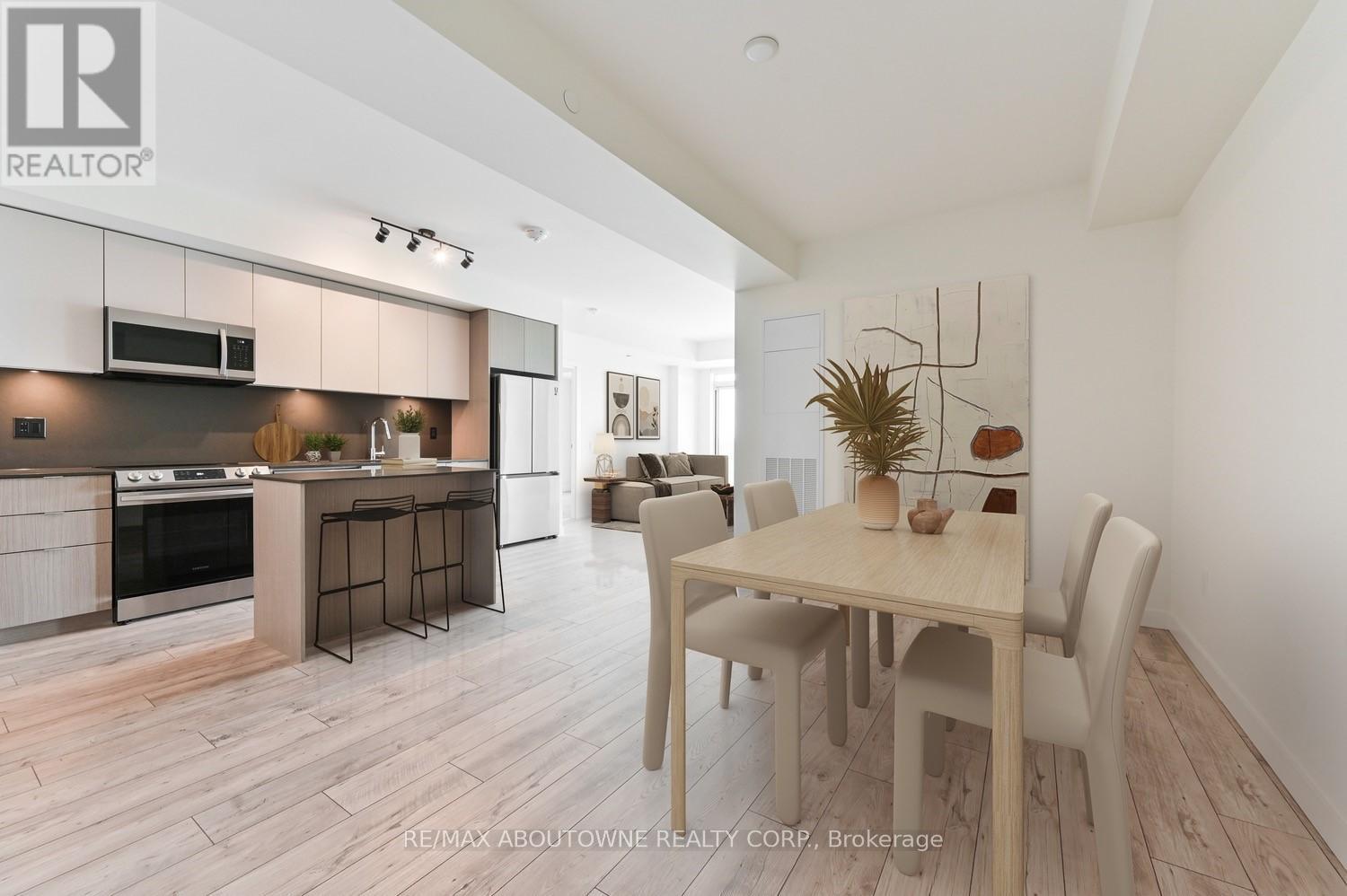 B0823 - 133 Bronte Road, Oakville, ON - Indoor