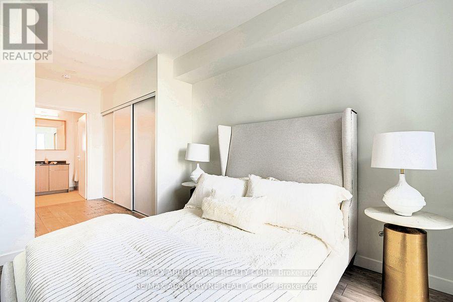 B0823 - 133 Bronte Road, Oakville, ON - Indoor Photo Showing Bedroom