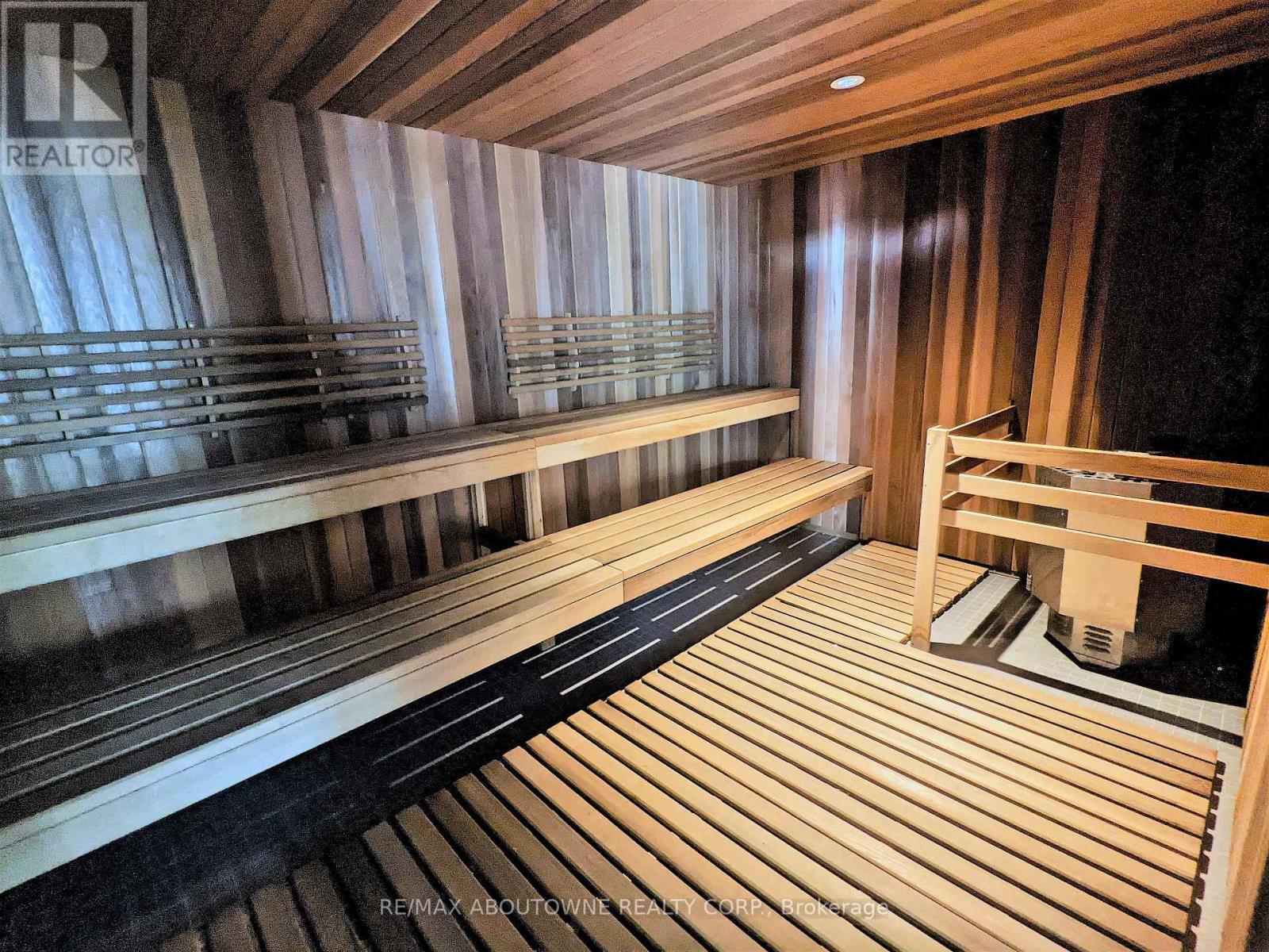 B0823 - 133 Bronte Road, Oakville, ON - Indoor Photo Showing Other Room