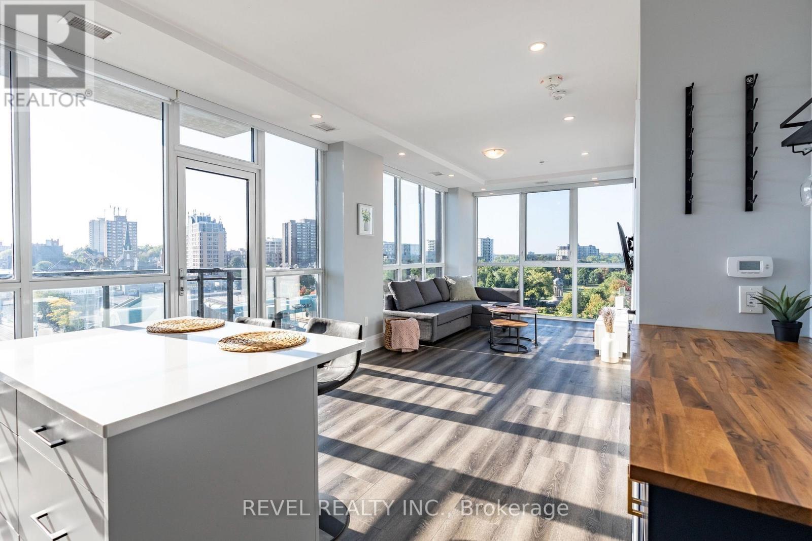 5 - 60 Charles Street W, Kitchener, ON - Indoor