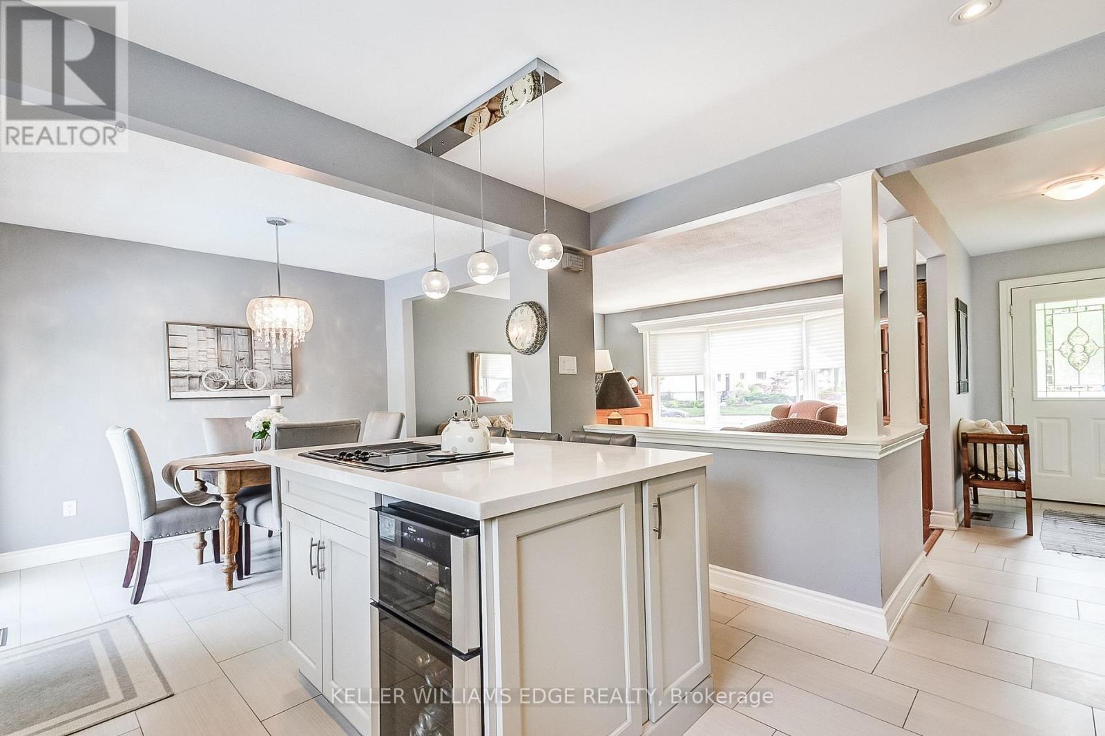 5203 Broughton Crescent, Burlington, ON - Indoor Photo Showing Kitchen