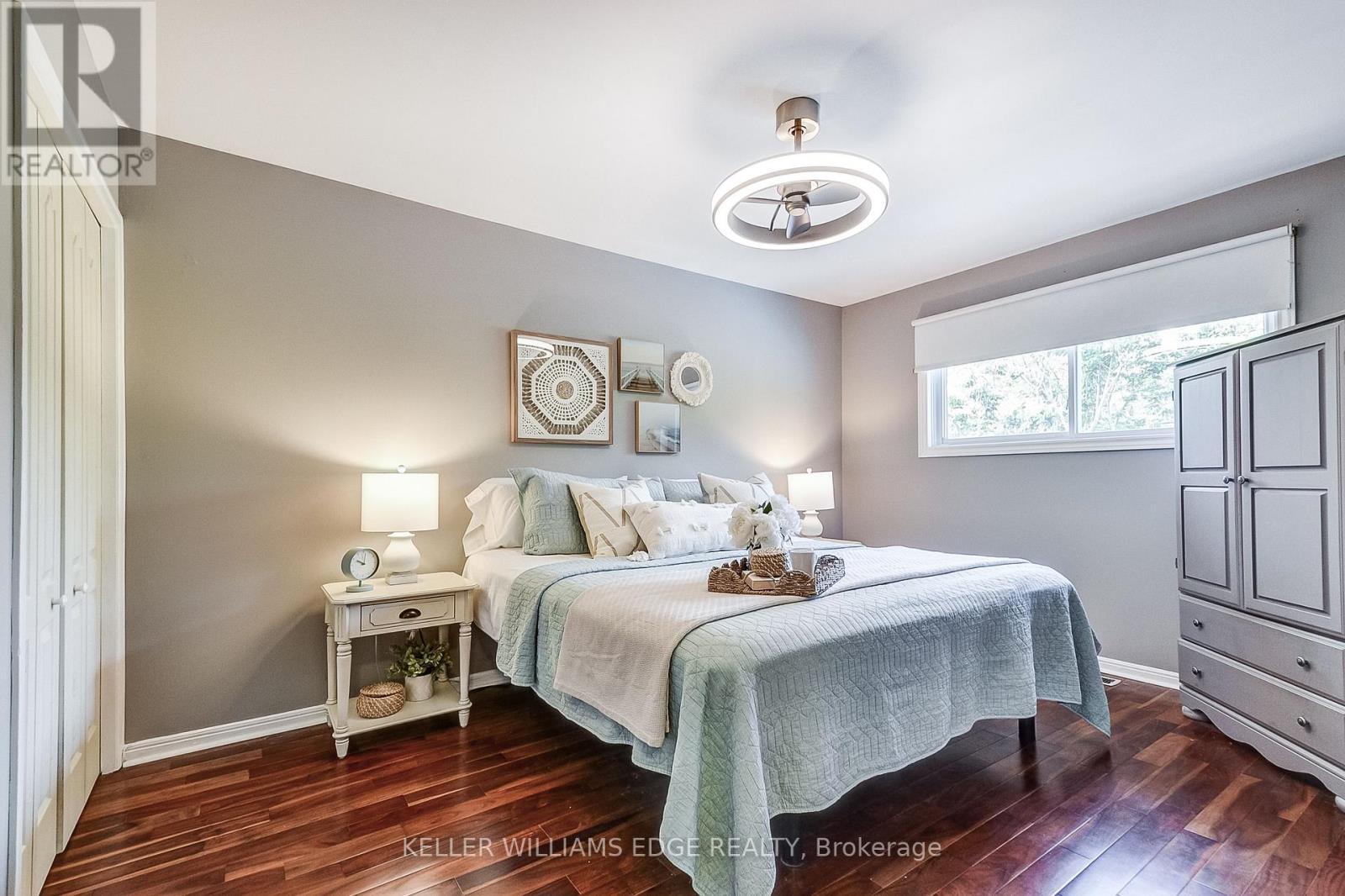 5203 Broughton Crescent, Burlington, ON - Indoor Photo Showing Bedroom
