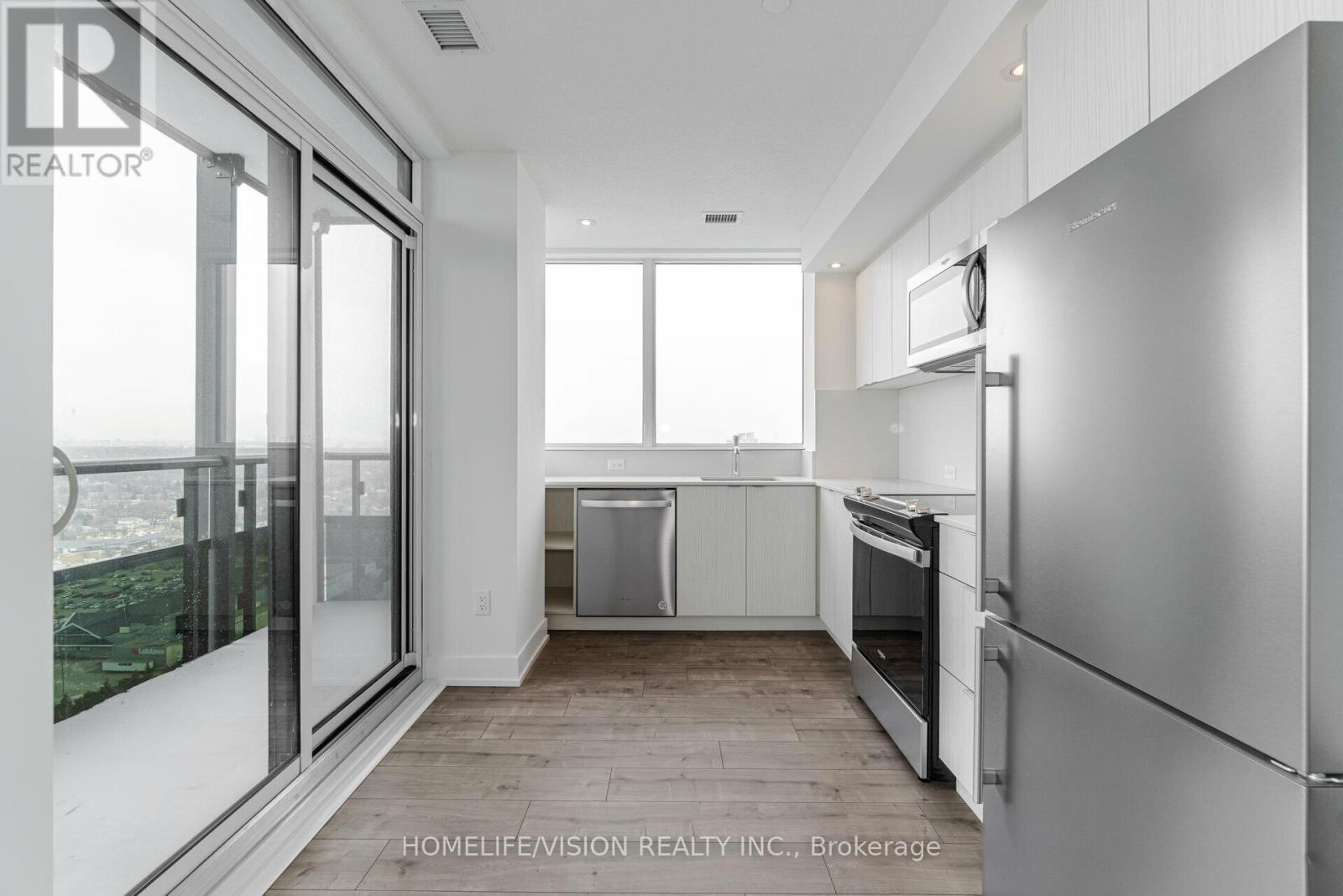 Ph06 - 10 Eva Road, Toronto, ON - Indoor Photo Showing Kitchen