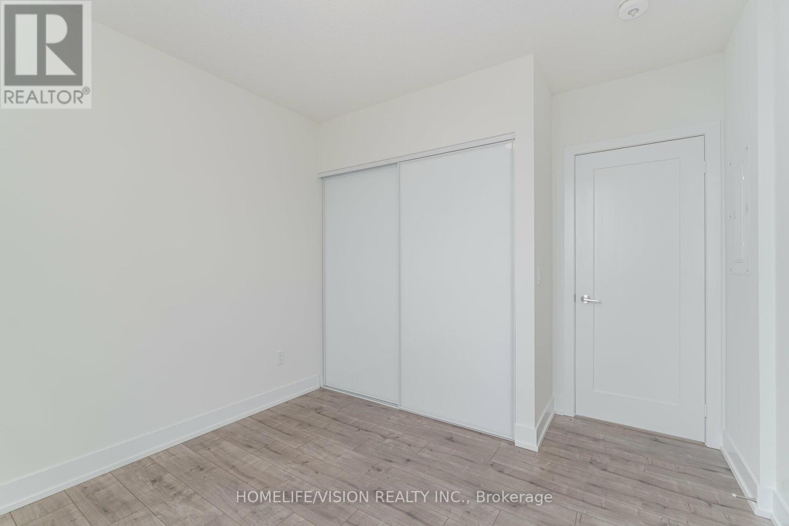 Ph06 - 10 Eva Road, Toronto, ON - Indoor Photo Showing Other Room