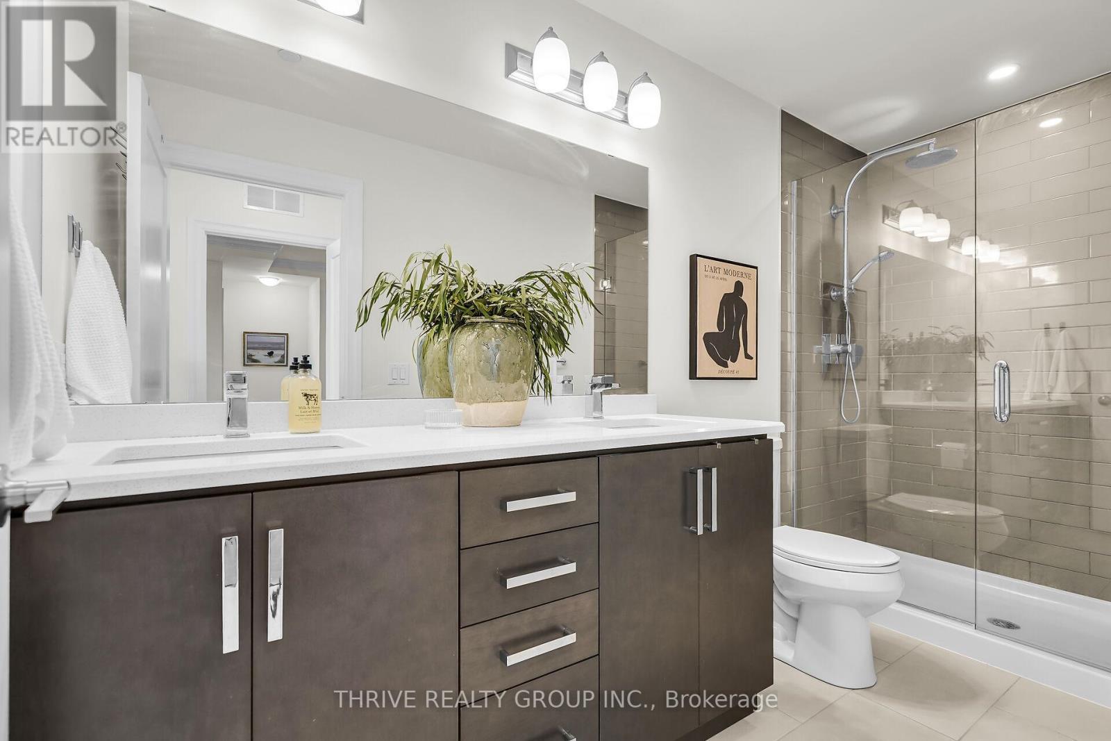 2202 - 505 Talbot Street, London East (East F), ON - Indoor Photo Showing Bathroom