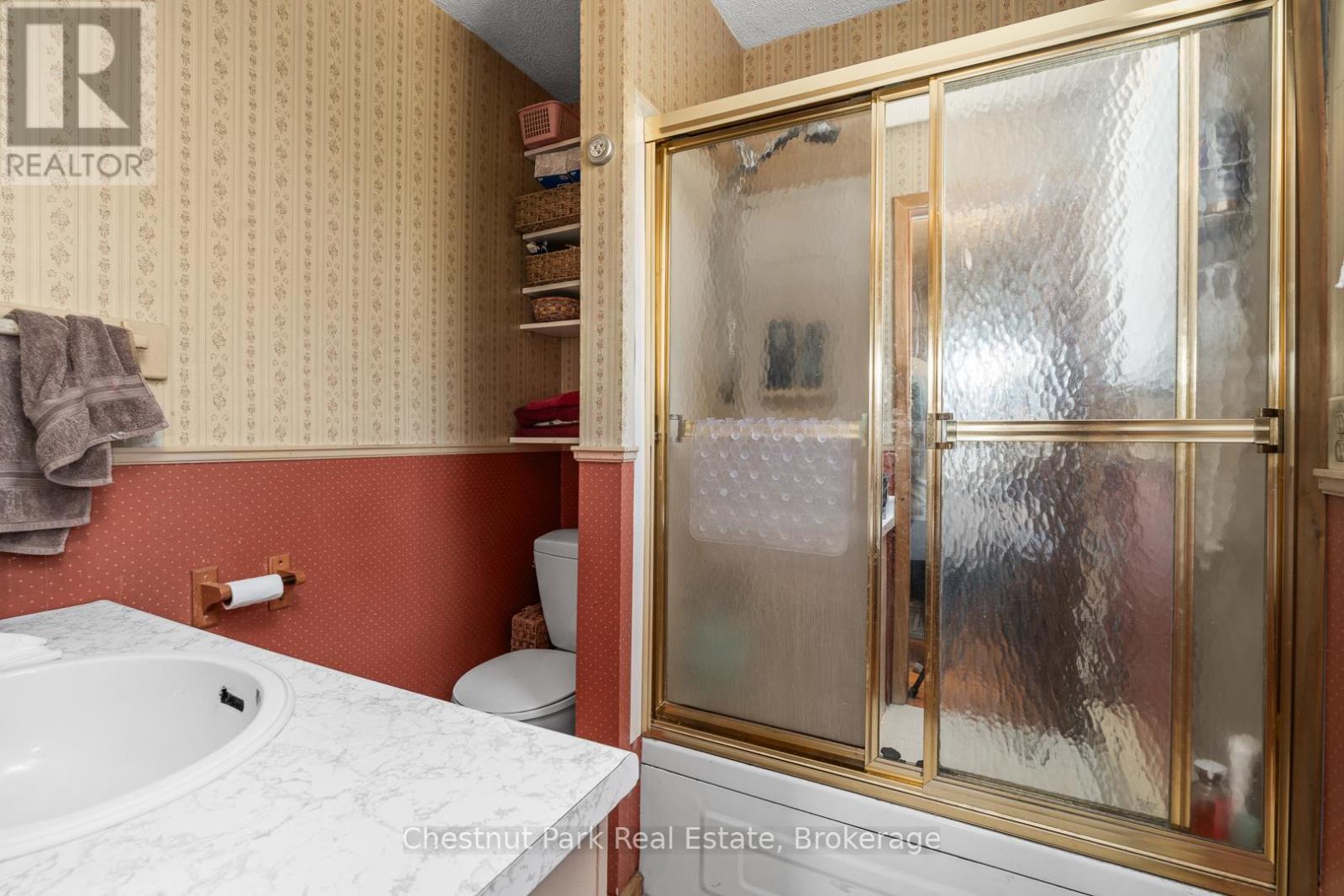 170 Long Point Road, Huntsville (Stisted), ON - Indoor Photo Showing Bathroom