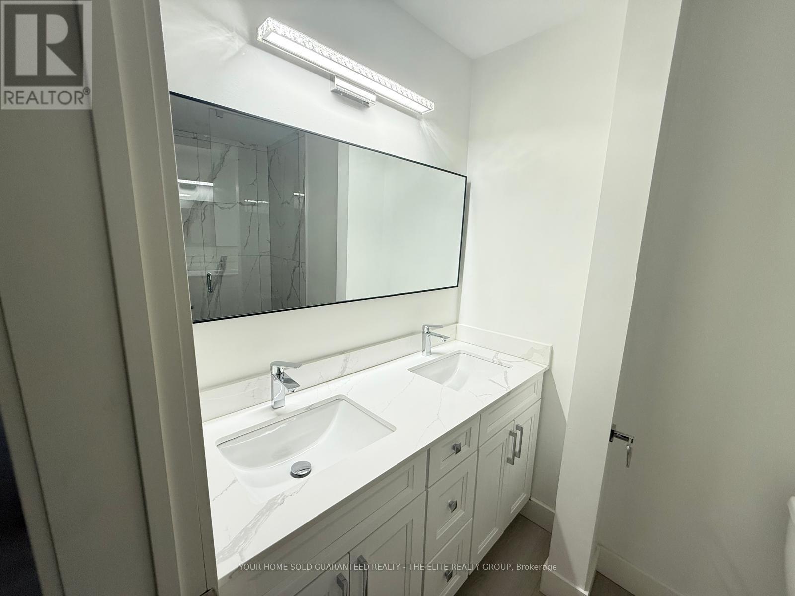 3276 Victory Crescent, Mississauga, ON - Indoor Photo Showing Bathroom