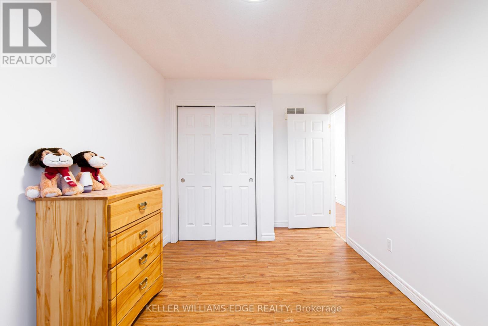 Room 3 - 119 Summers Drive, Thorold, ON - Indoor