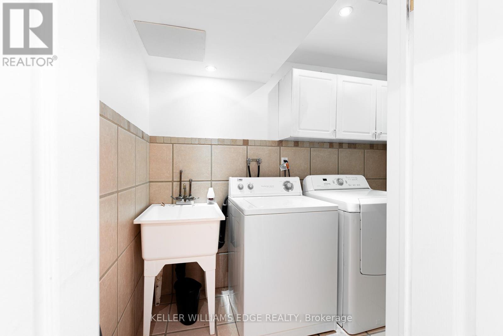 Room 3 - 119 Summers Drive, Thorold, ON - Indoor Photo Showing Laundry Room