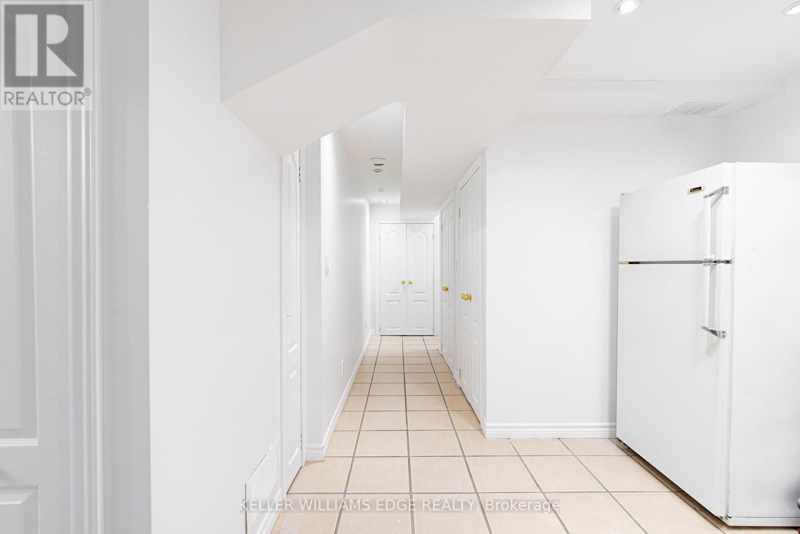 Room 2 - 119 Summers Drive, Thorold, ON - Indoor Photo Showing Other Room