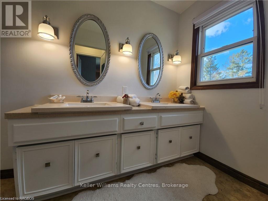 250 Tyendinaga Drive, Saugeen Shores, ON - Indoor Photo Showing Bathroom
