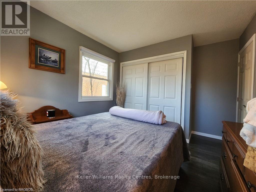 250 Tyendinaga Drive, Saugeen Shores, ON - Indoor Photo Showing Bedroom
