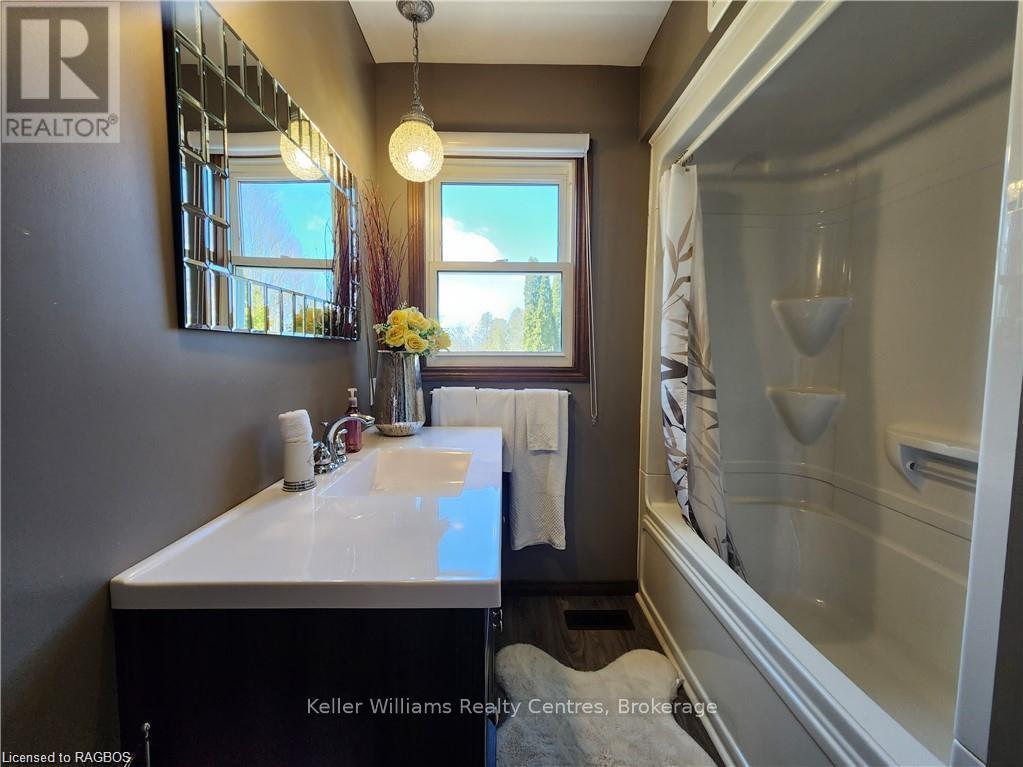 250 Tyendinaga Drive, Saugeen Shores, ON - Indoor Photo Showing Bathroom