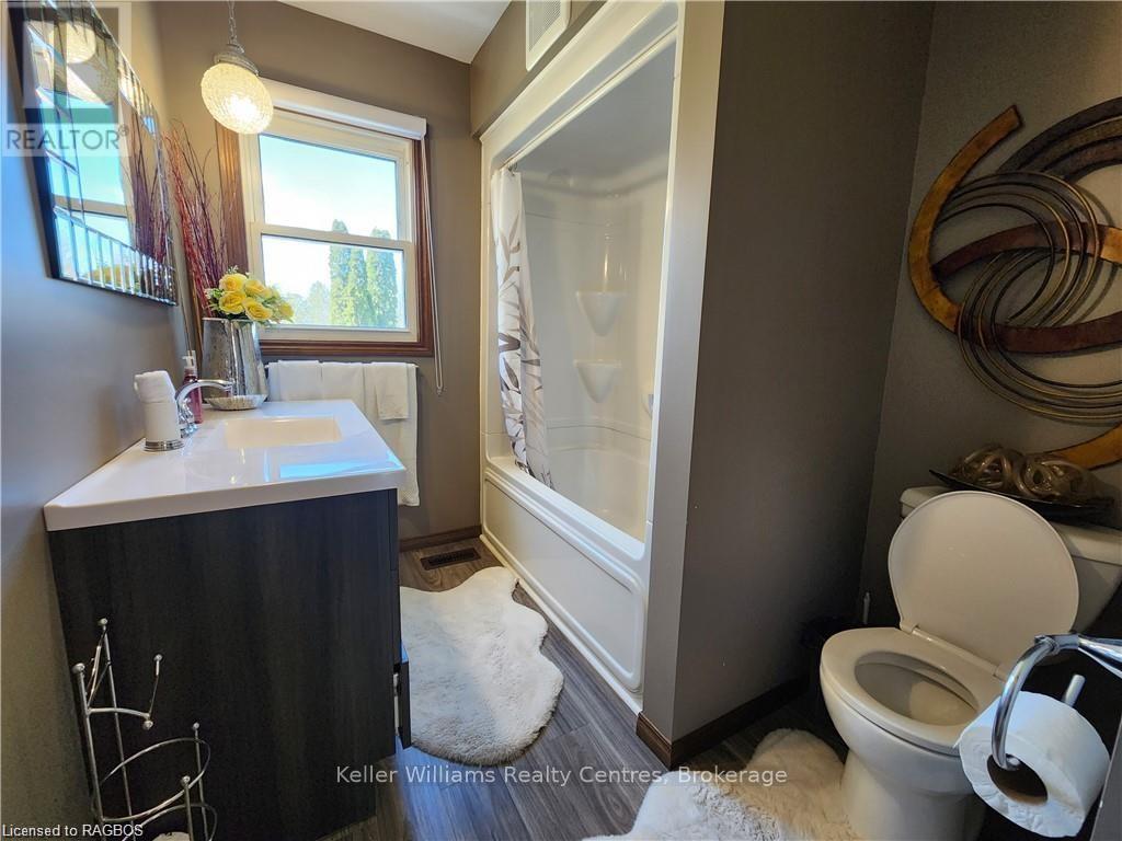 250 Tyendinaga Drive, Saugeen Shores, ON - Indoor Photo Showing Bathroom
