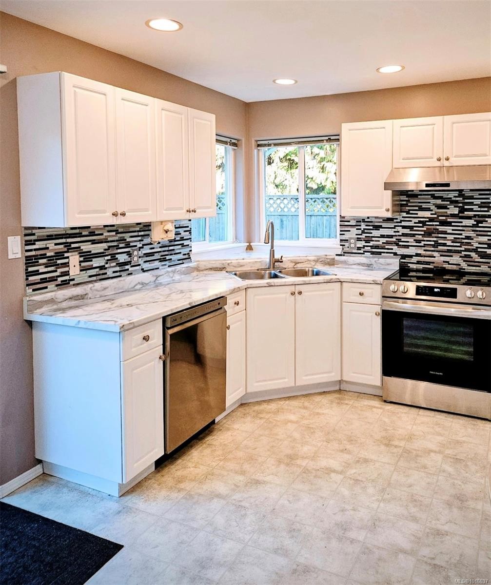 1666 Whiffin Spit Rd, Sooke, BC