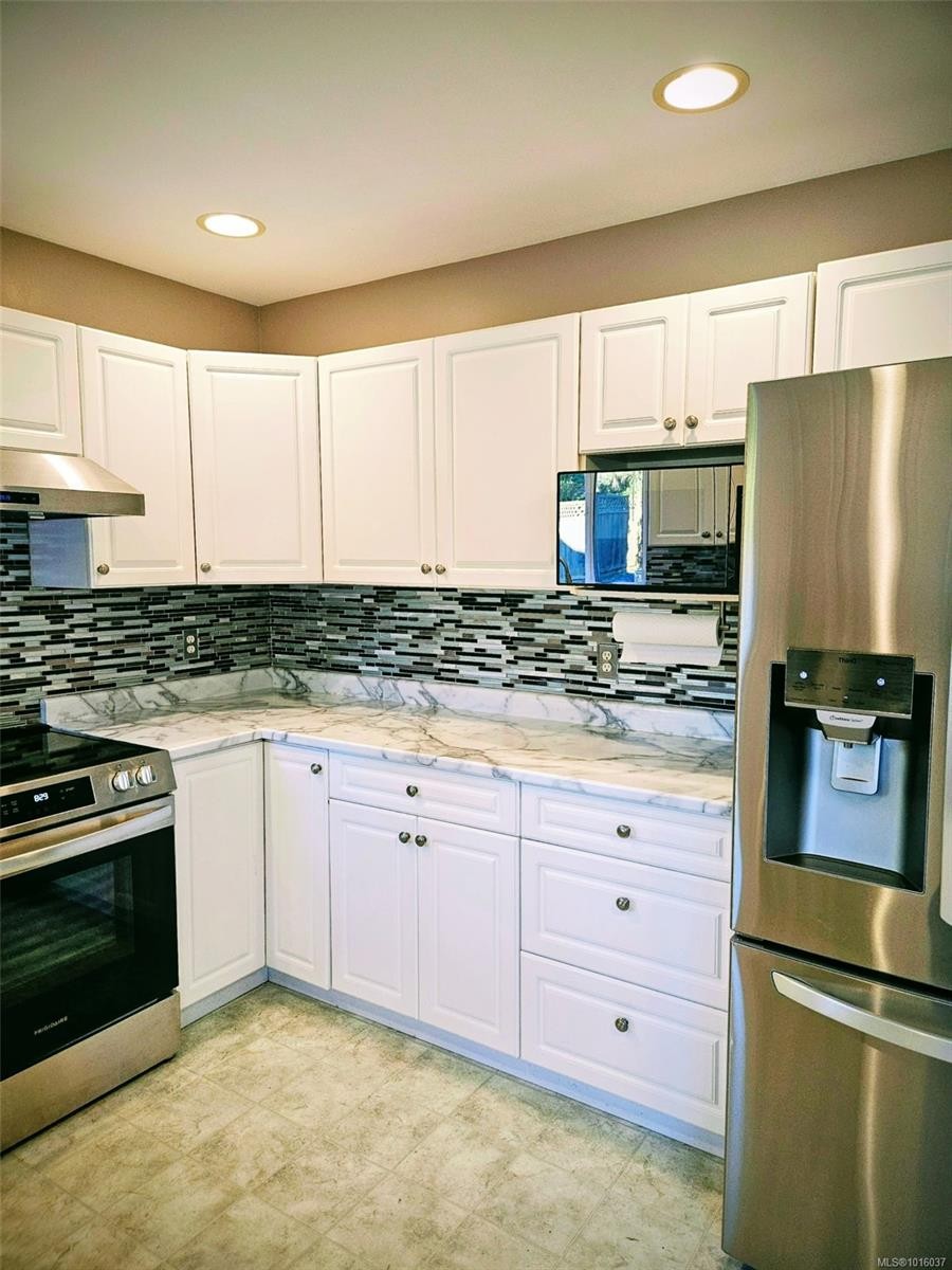 1666 Whiffin Spit Rd, Sooke, BC