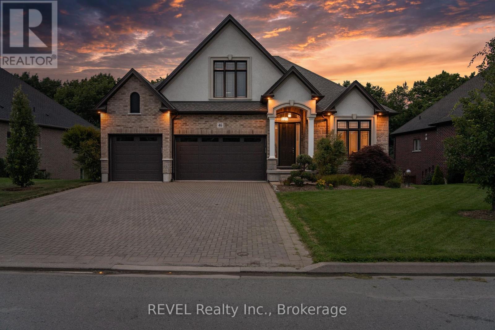 46 Philmori Boulevard, Pelham (Fonthill), ON - Outdoor With Facade