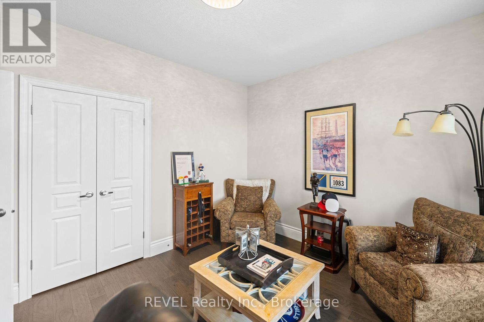 46 Philmori Boulevard, Pelham (Fonthill), ON - Indoor Photo Showing Living Room