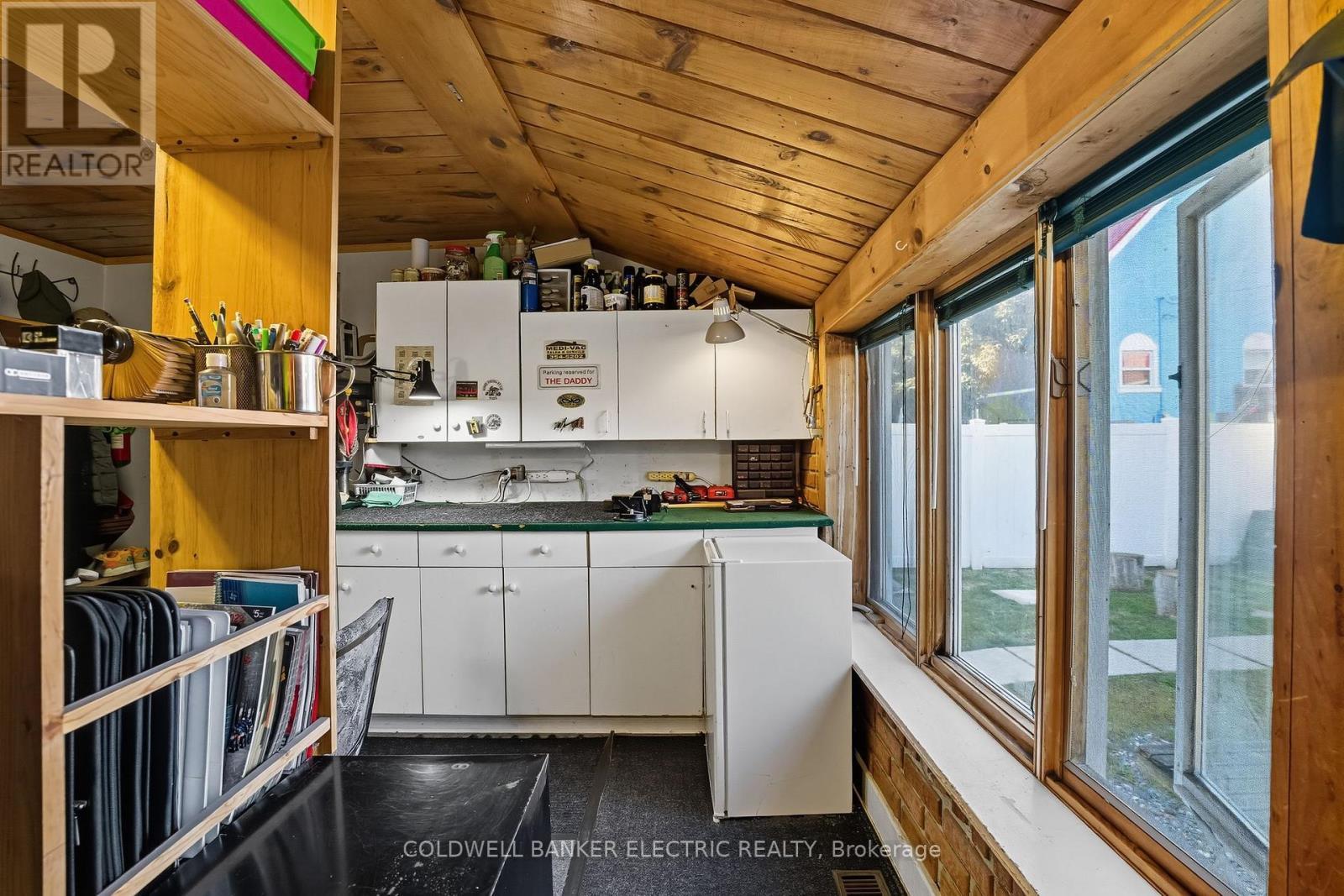 59 Centre Street N, Greater Napanee (Greater Napanee), ON - Indoor Photo Showing Kitchen